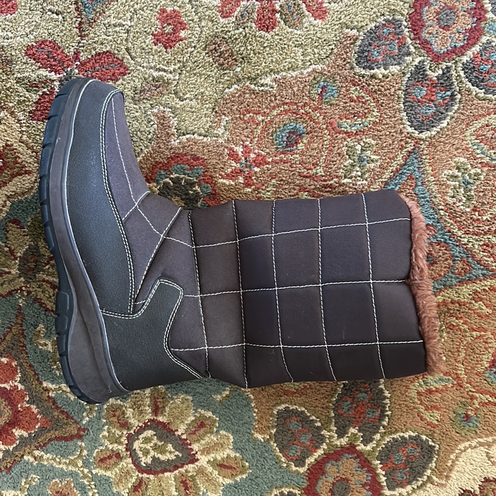 NWOT Itasca Vixen Quilted Boots Sz 8 - Picture 3 of 16